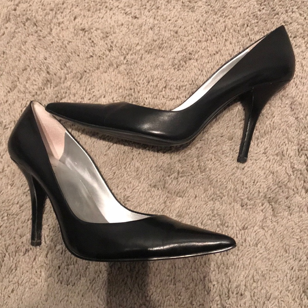 Women’s black pumps